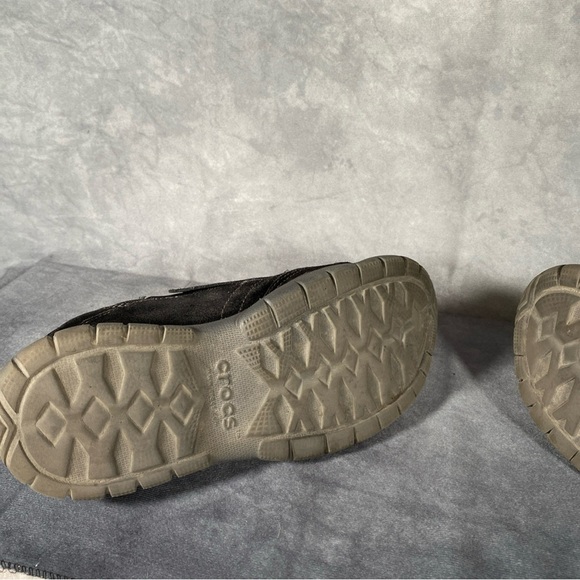 Crocs Swiftwater Mens 10 Black Suede Leather Slip On Loafer Shoes Casual Comfort - Picture 7 of 10